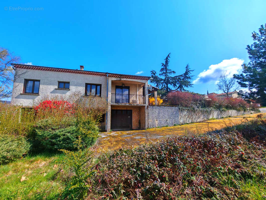 Maison à VERNOUX-EN-VIVARAIS