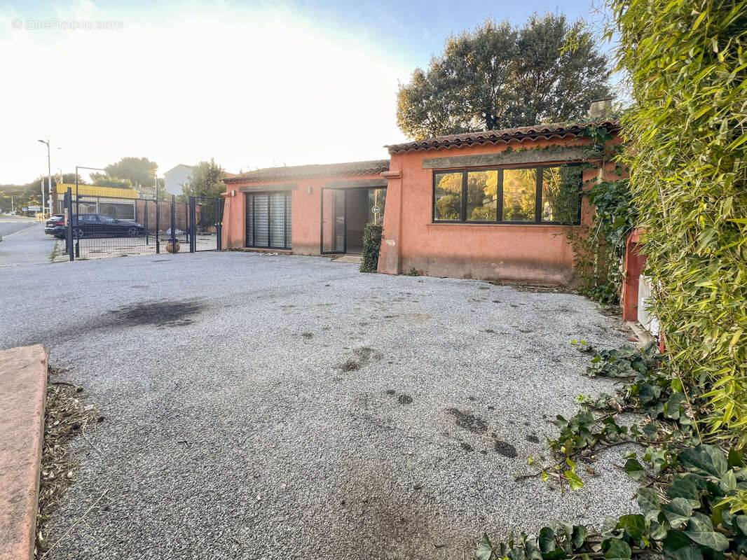 Commerce à CAVALAIRE-SUR-MER