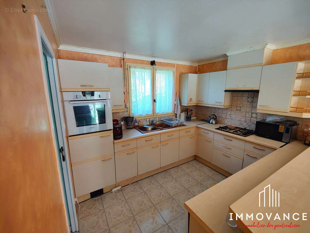 Maison à VIOLS-LE-FORT