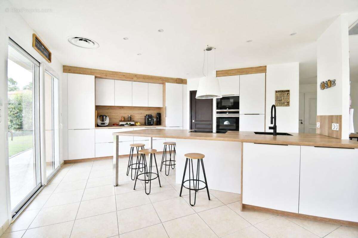 Maison 210 m² à Cholet  - photo 4