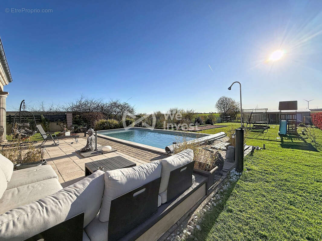 Maison à COSNES-ET-ROMAIN