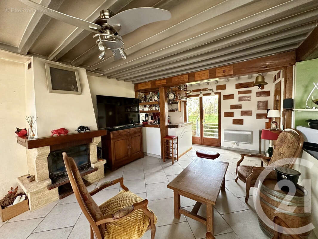Maison à YEVRES