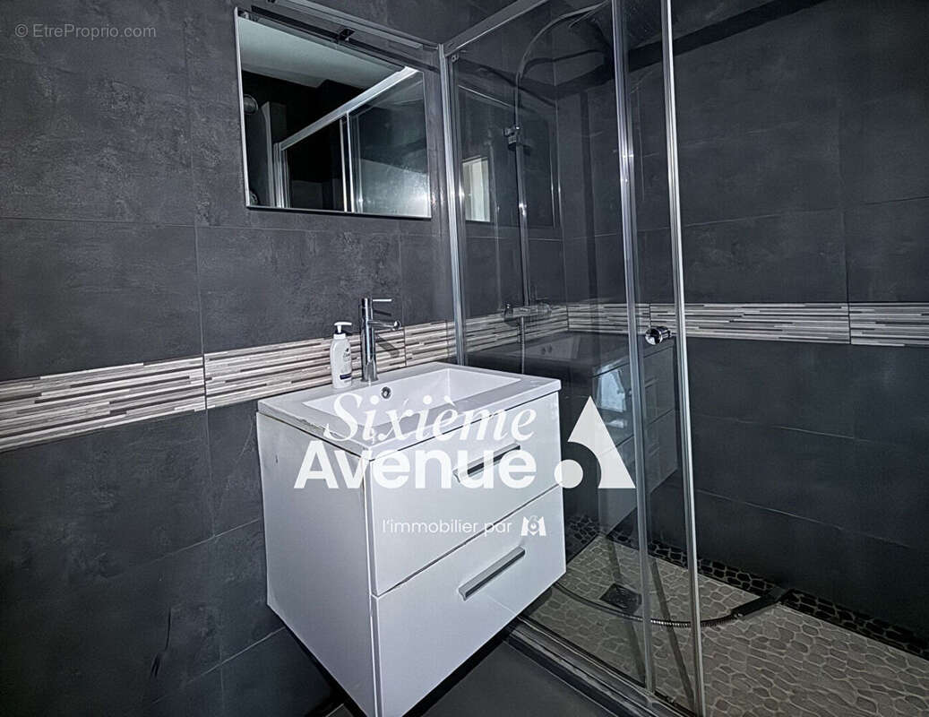 Appartement à DECINES-CHARPIEU