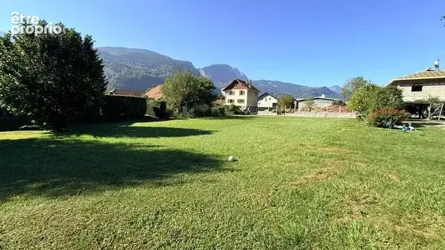 Terrain à CLUSES