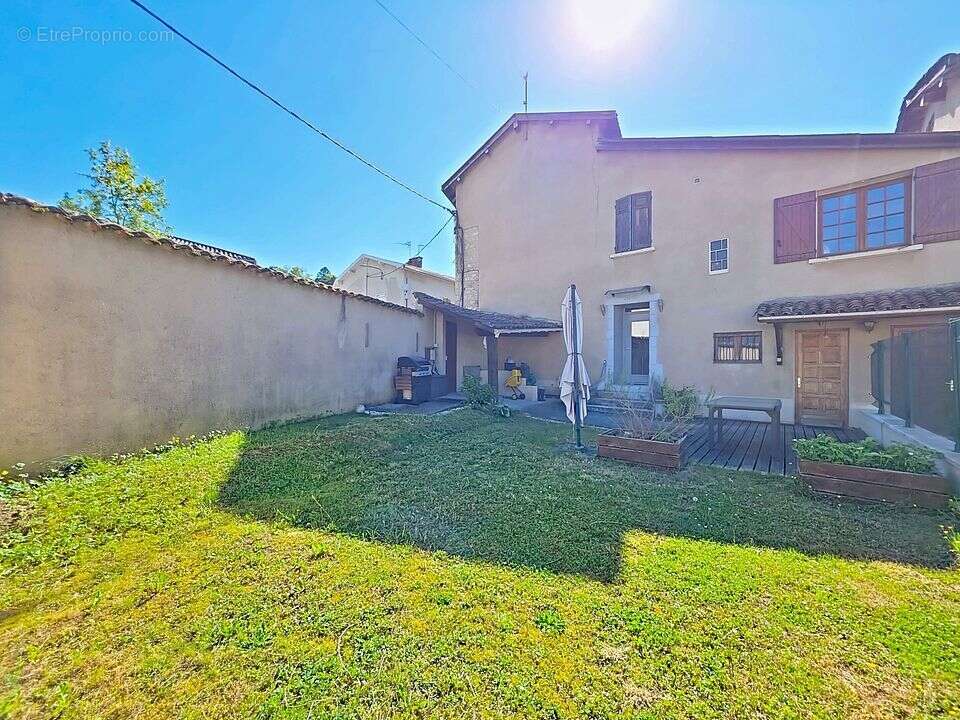 Appartement à HEYRIEUX
