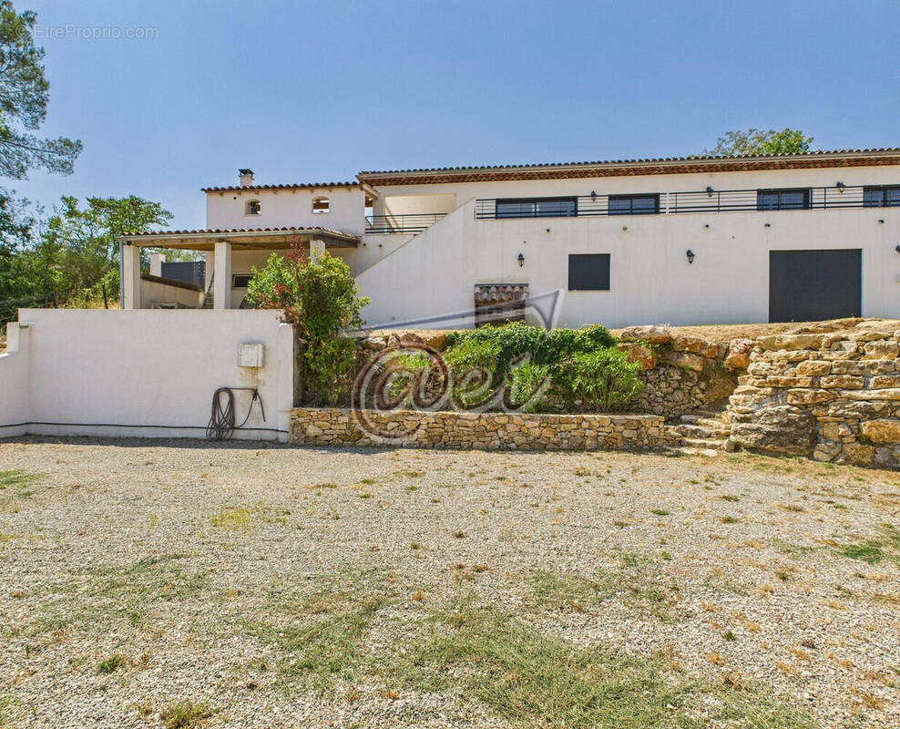 Maison 224 m² à Barjols  - photo 3