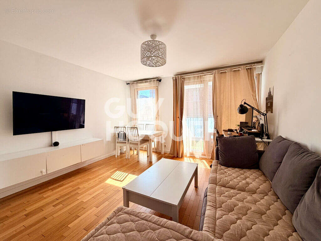 Appartement à COLOMBES