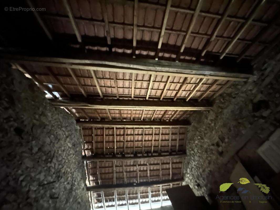 Maison à BUJALEUF