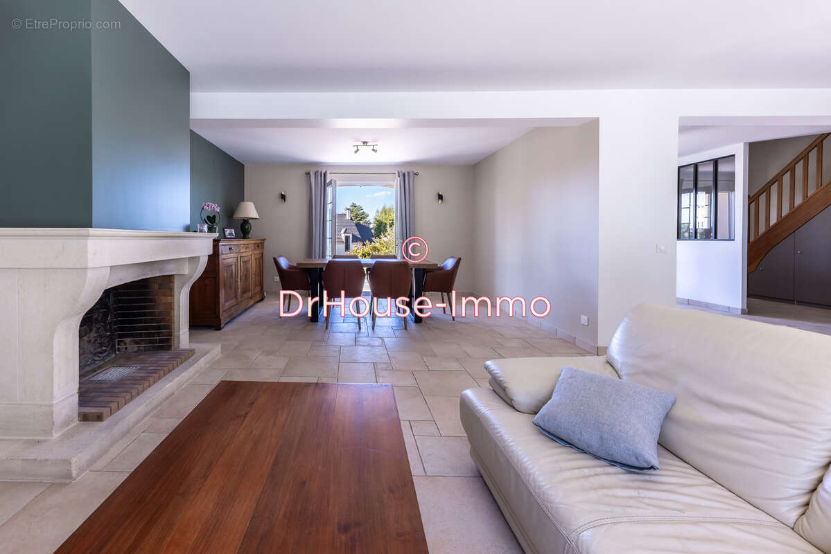 Maison à PRUNAY-LE-TEMPLE