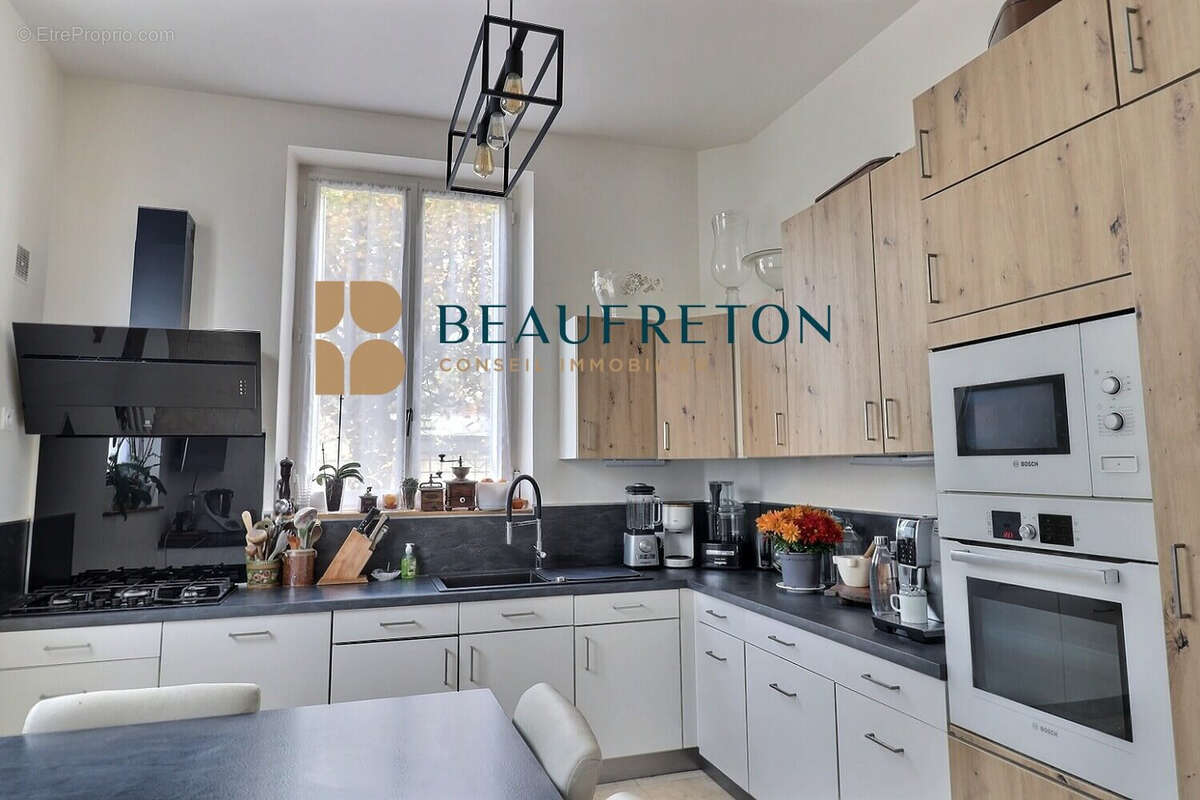 Maison à SAINT-MAUR-DES-FOSSES