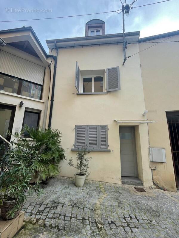 Appartement à VERRIERES-LE-BUISSON