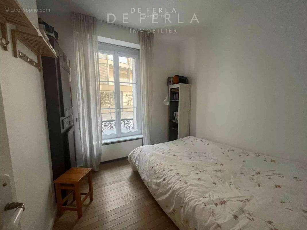 Appartement à PARIS-7E
