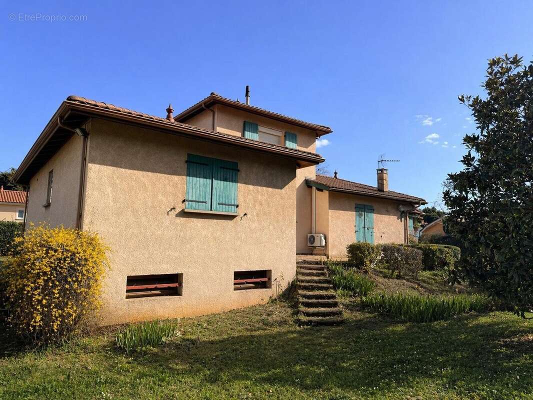 Maison à COLLONGES-AU-MONT-D'OR