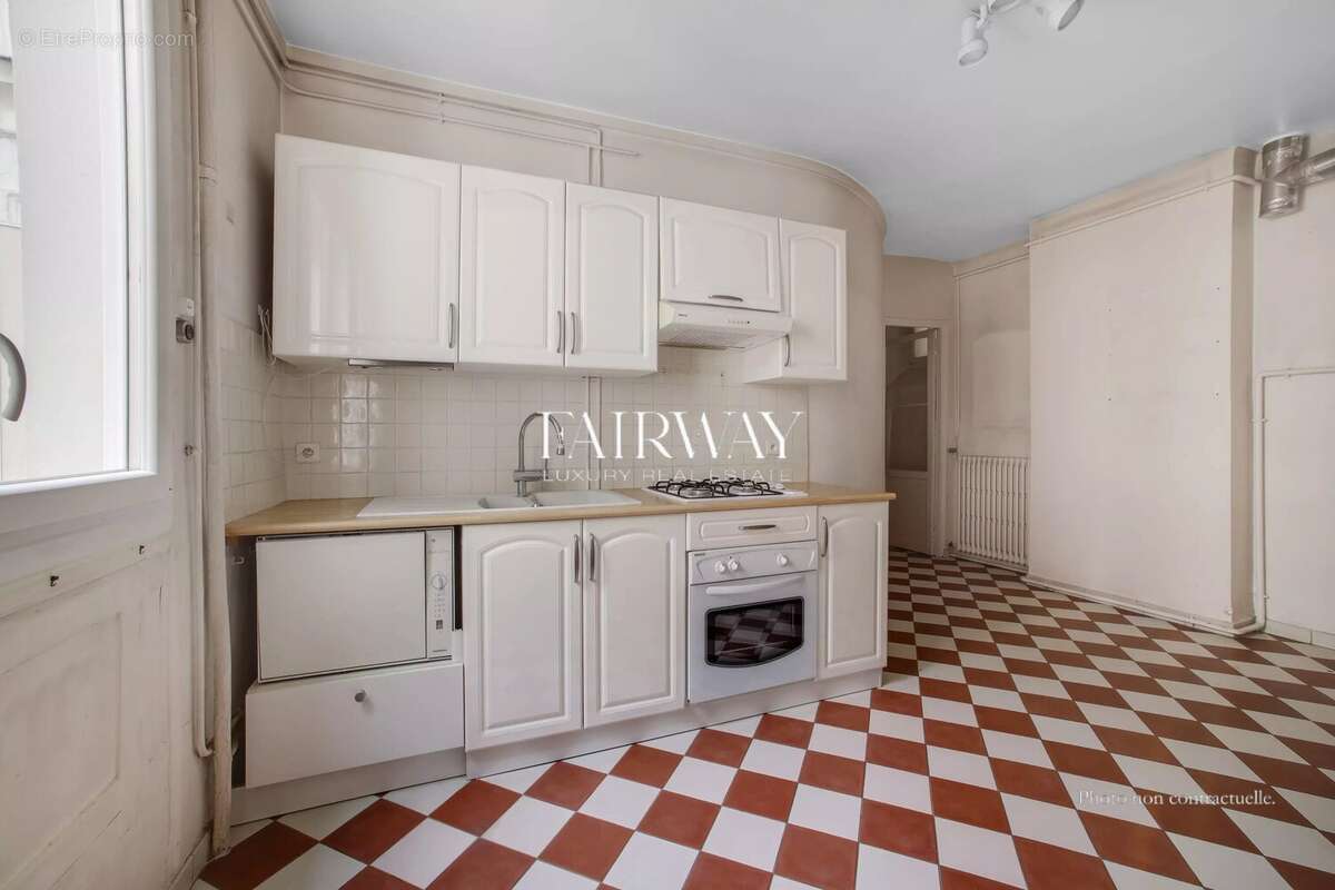 Appartement à PARIS-8E