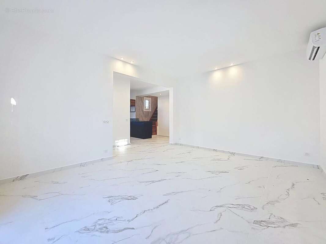 Nouveaute : maison de ville individuelle - 4p en parfait etat et au calme ! - photo 3