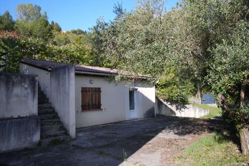Maison à PORT-SAINTE-MARIE