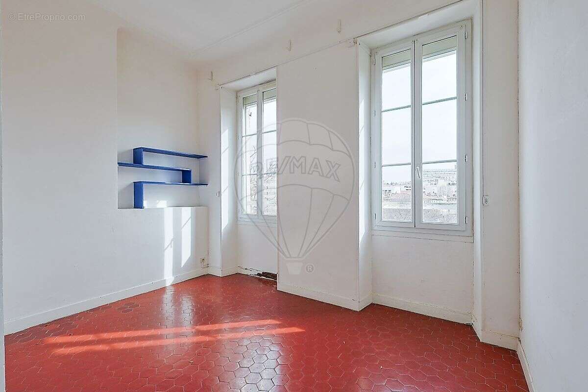 Appartement à MARSEILLE-4E