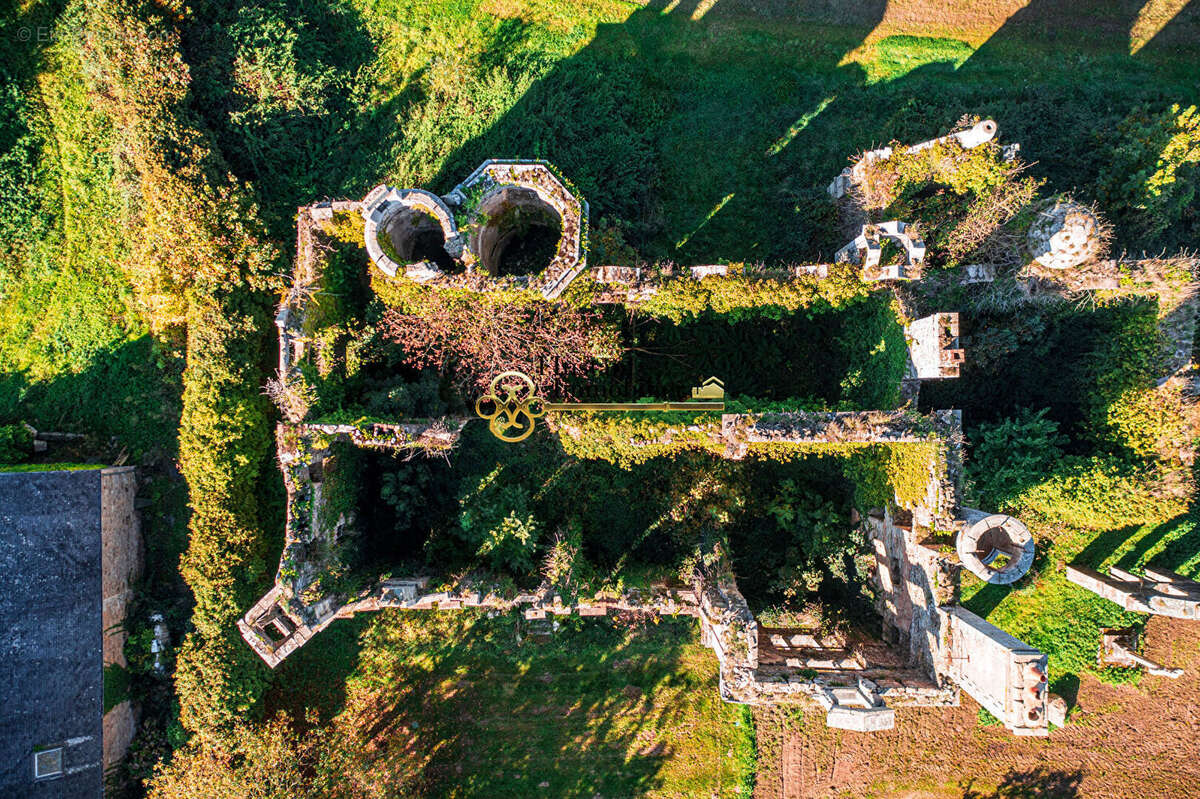 Maison à PLOUEGAT-GUERAND