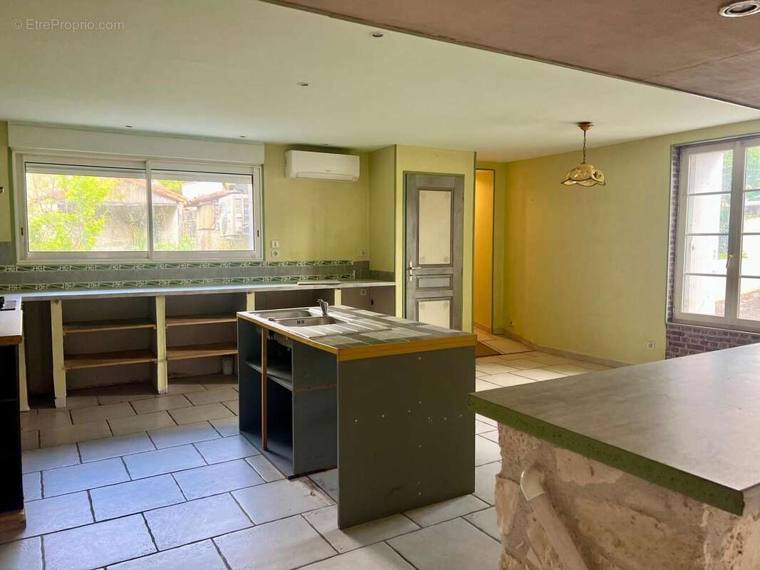 Maison 124 m² à Mazeray  - photo 4
