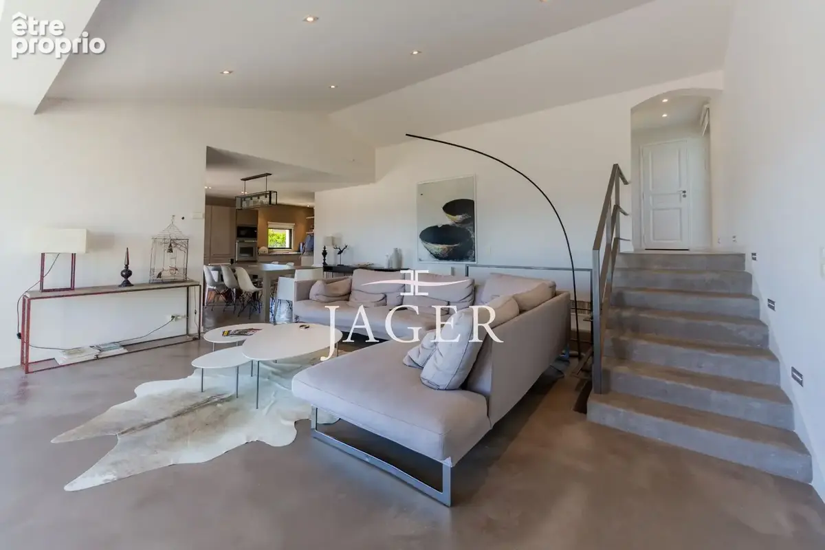 Maison 5 pièces 220 m² à vendre à Grimaud (83310) - photo 8