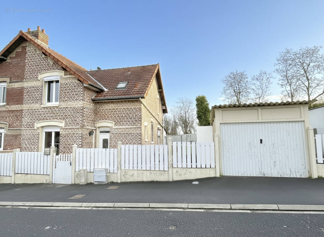 Maison à SAINT-QUENTIN