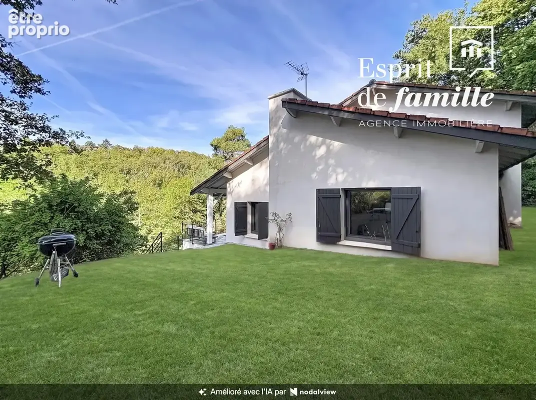 Saint-Didier-au-Mont-d’Or – maison familiale de plus de 180 m² dans un écrin de verdure - photo 3