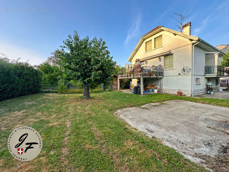 Maison à VIVIERS-DU-LAC