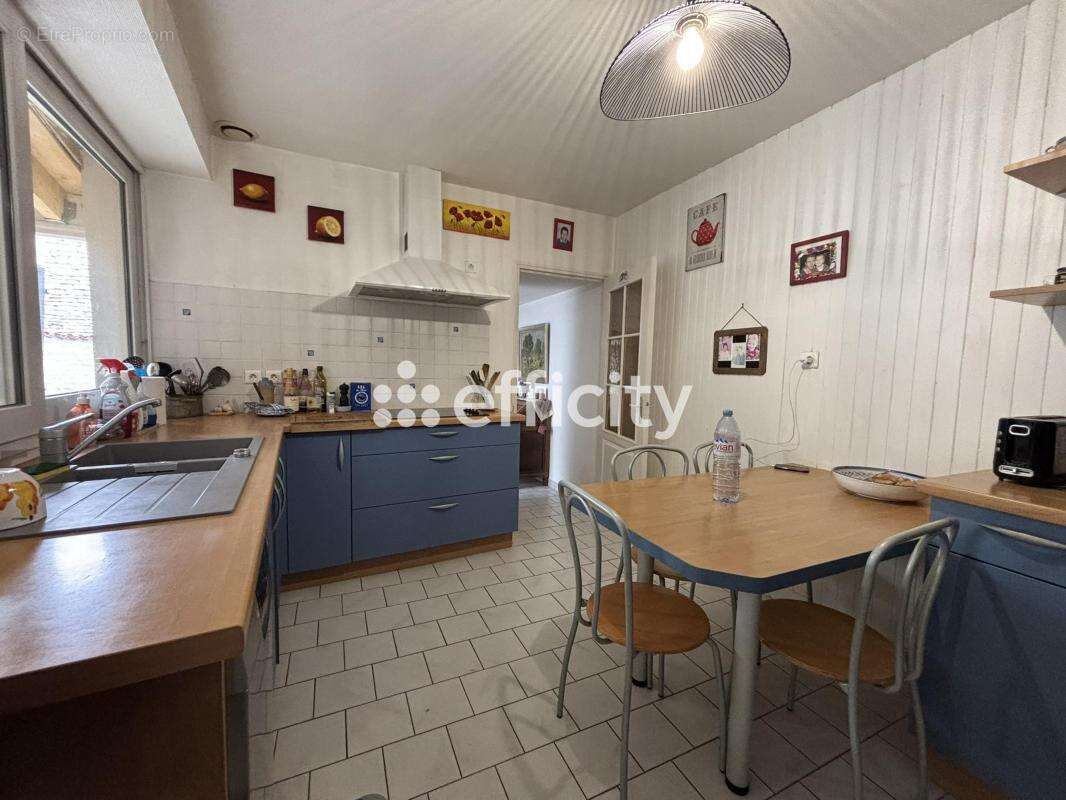 Maison à SAINT-JEAN-DE-LIVERSAY