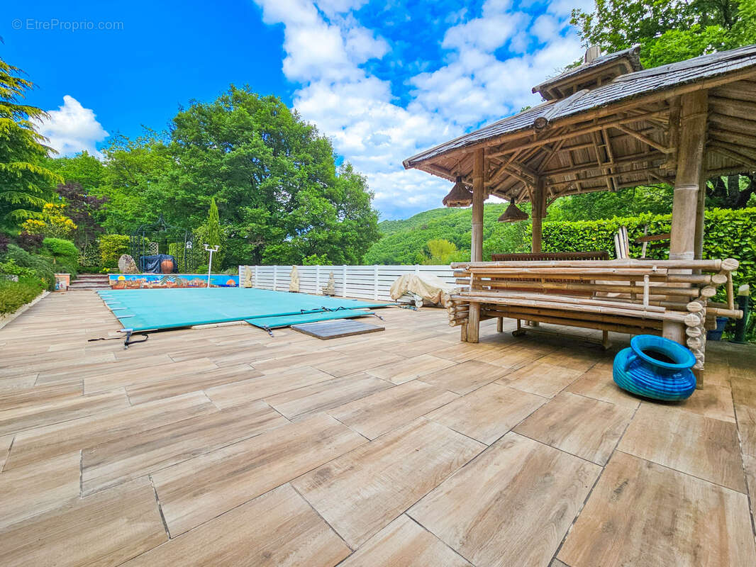 Maison à SAINT-BEAUZELY