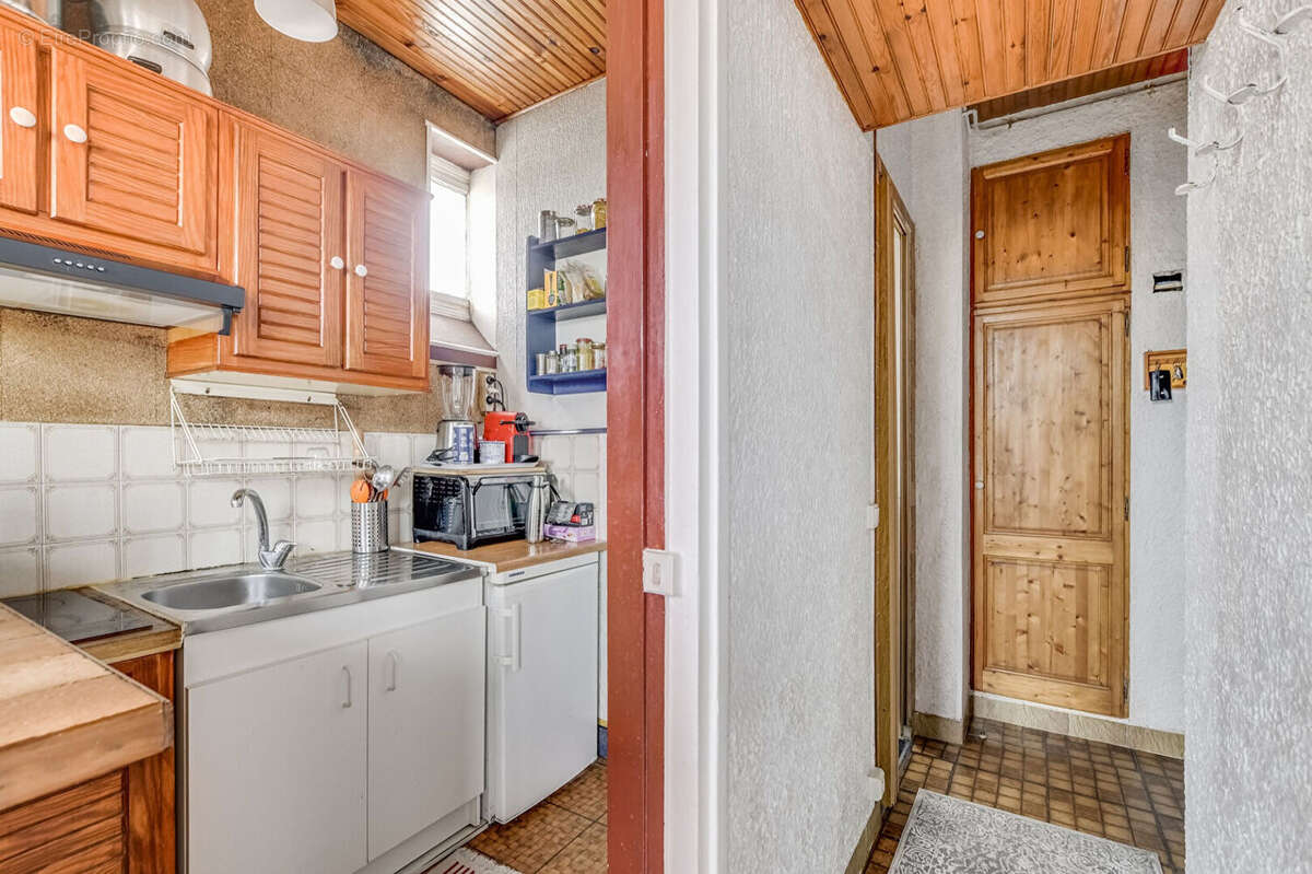Paris 19 : Studio de 23.91m² en dernier étage - photo 3
