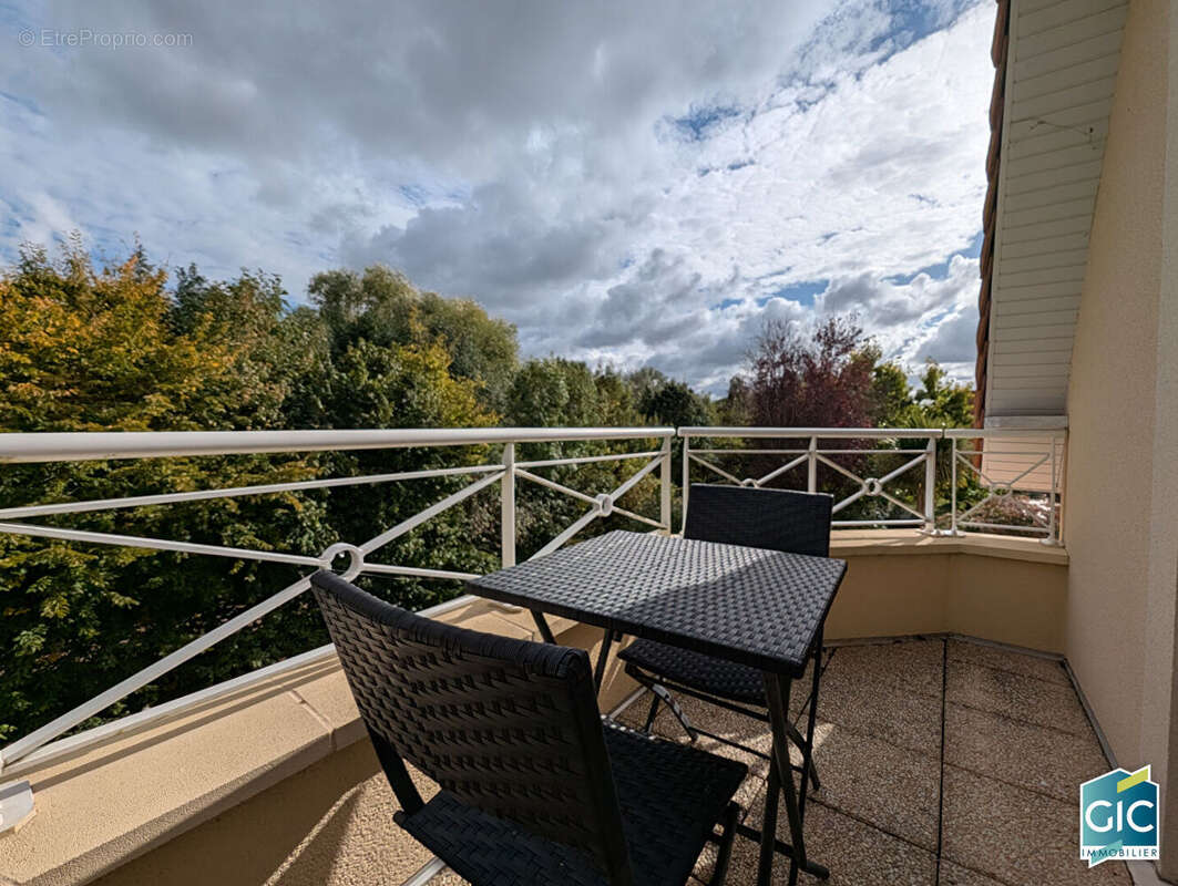 Maison à CORMELLES-LE-ROYAL