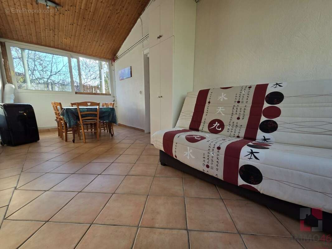 Maison à MONTGESTY