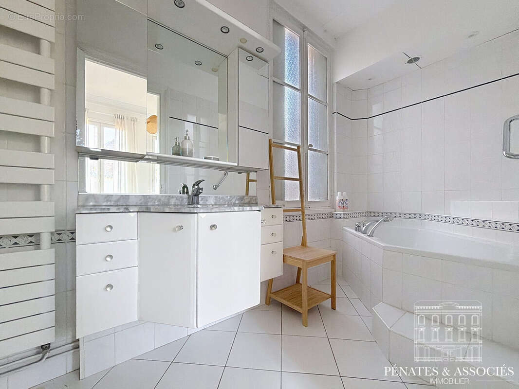 Appartement à MONT-SAINT-AIGNAN