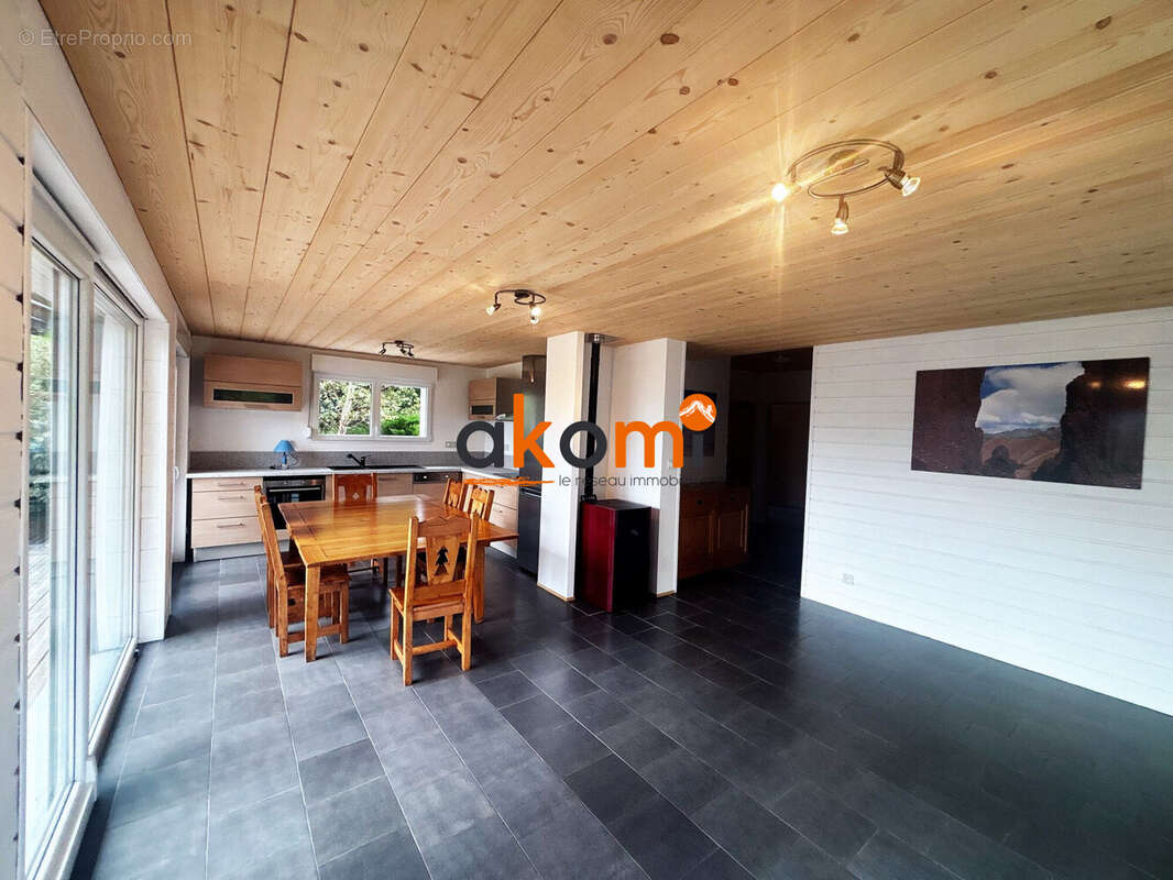 Maison 187 m² à Le Menil  - photo 5