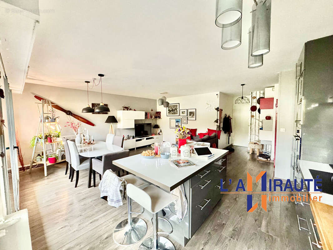 Appartement à HOUILLES