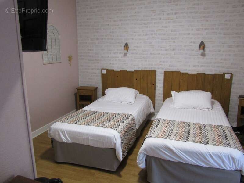 Commerce à LE BUGUE