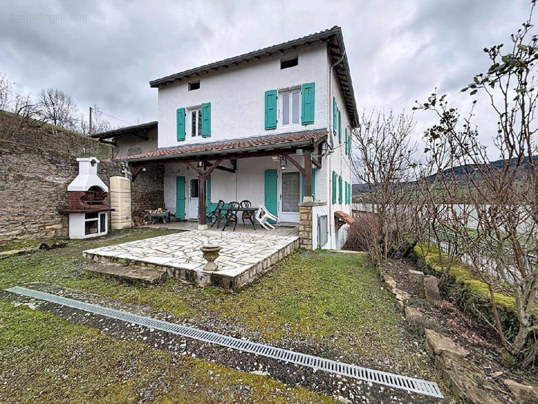 Maison à CLERMAIN