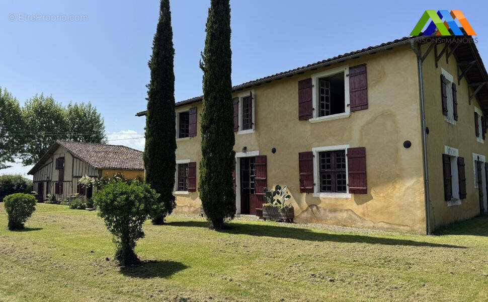 Maison à HAGETMAU