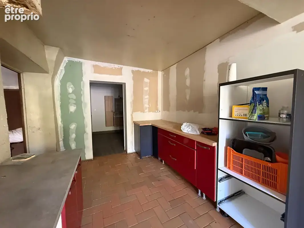 Belle maison de village avec petit extérieur et fort potentiel ! - photo 3