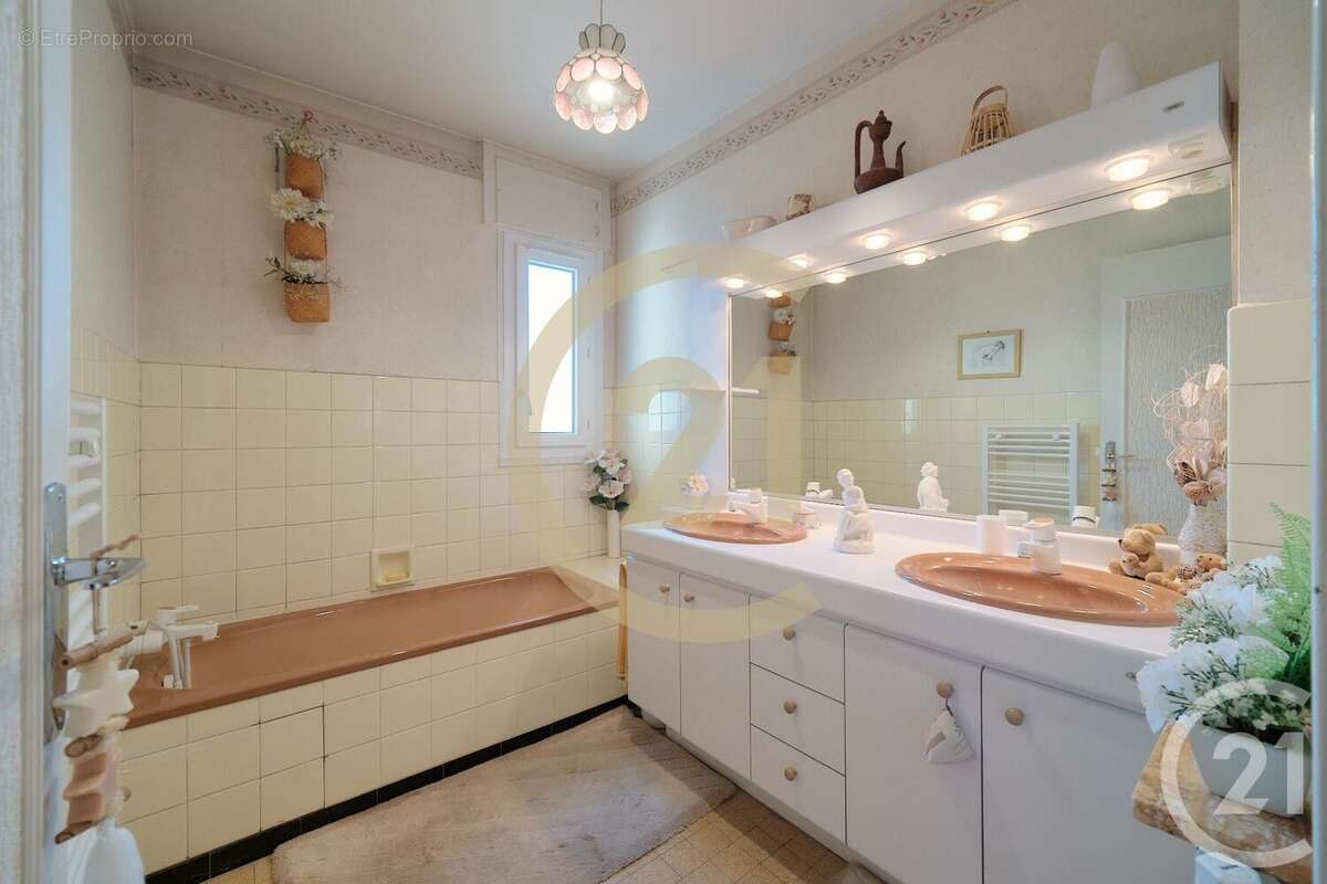 Appartement à LYON-8E