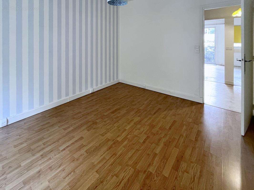 Appartement à SAINT-MAUR-DES-FOSSES