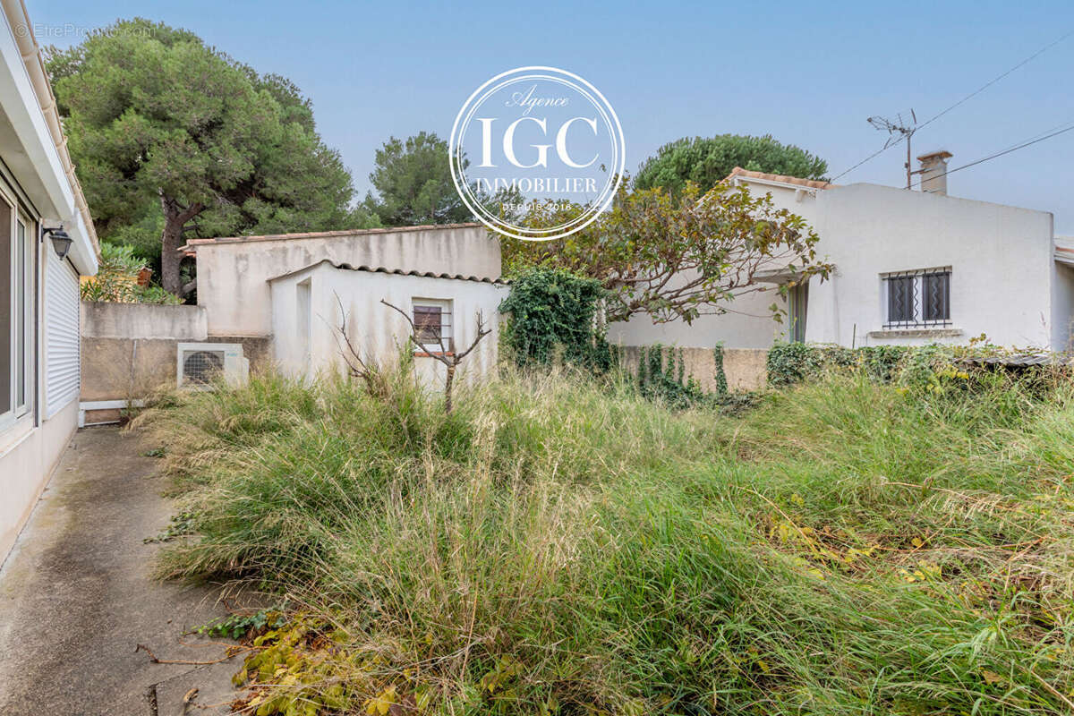 Maison à CHATEAUNEUF-LES-MARTIGUES