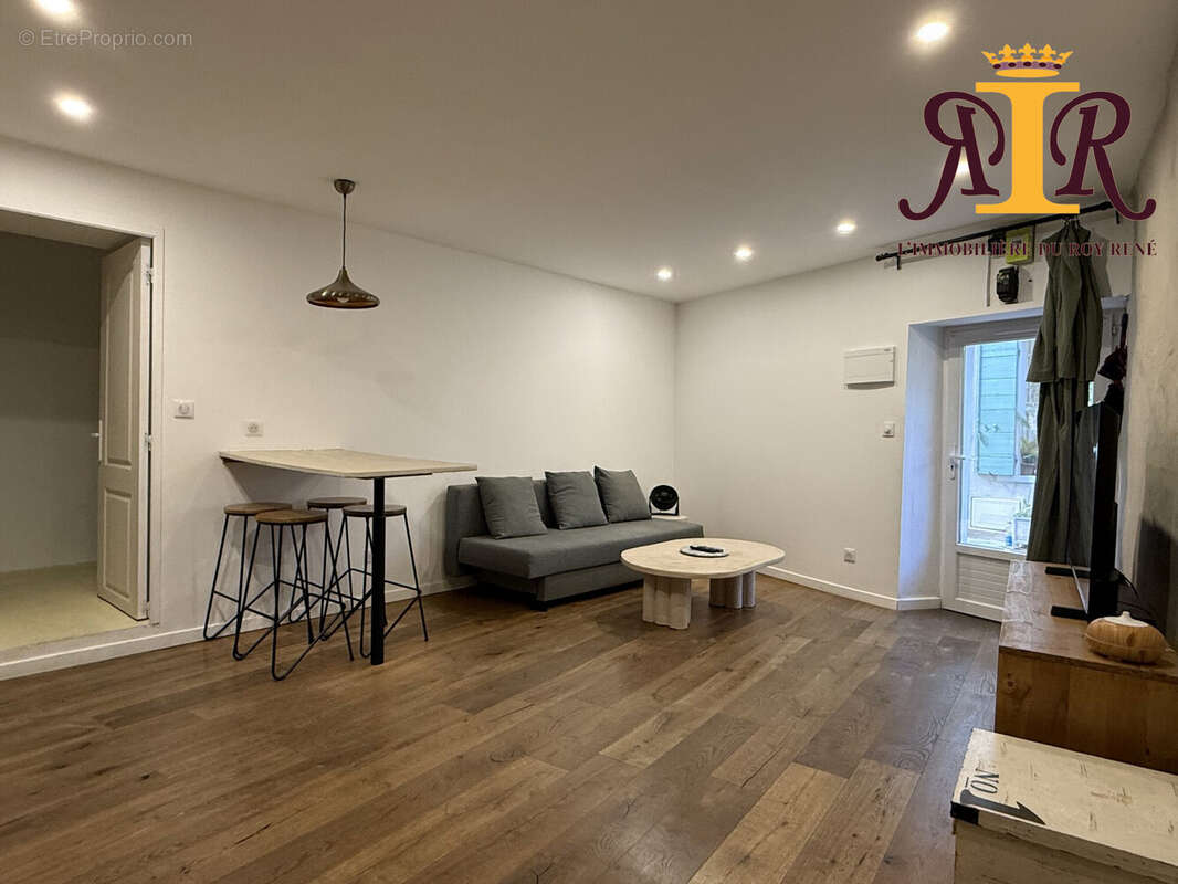 Appartement à LAMBESC