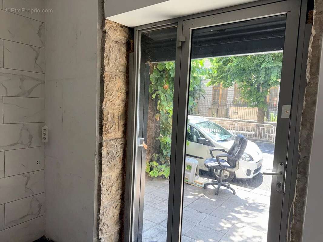 MURS LIBRES 17.50 m2 à vendre 90000 euros - photo 7