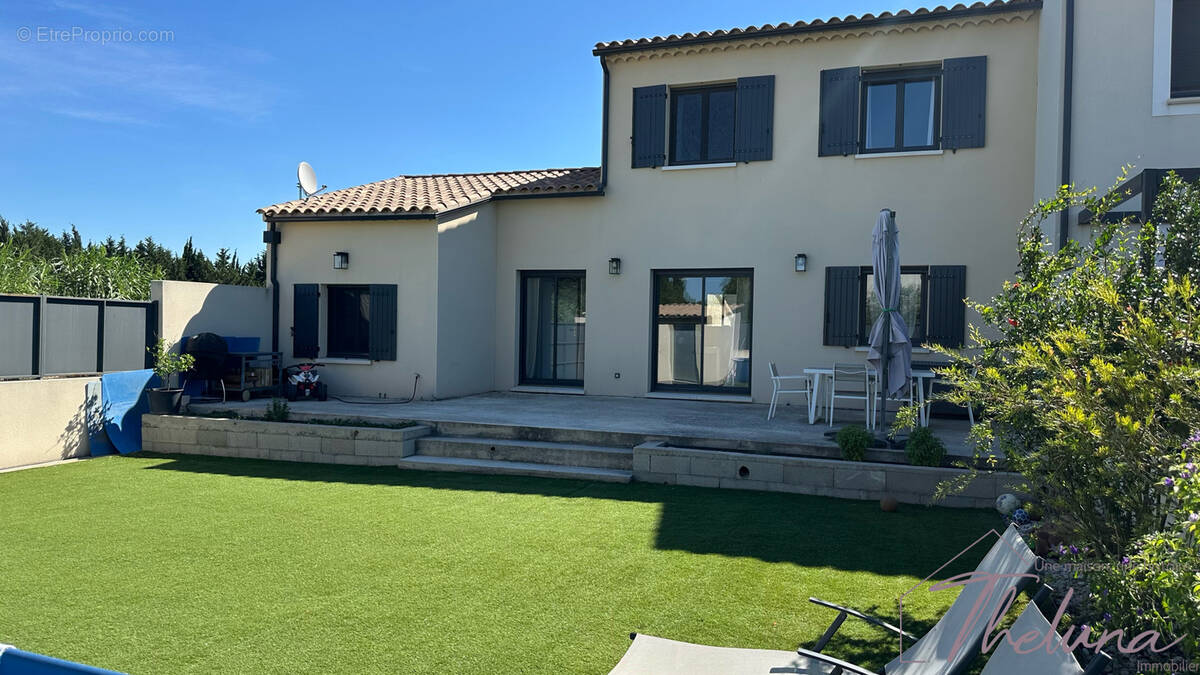Maison à MAS-BLANC-DES-ALPILLES