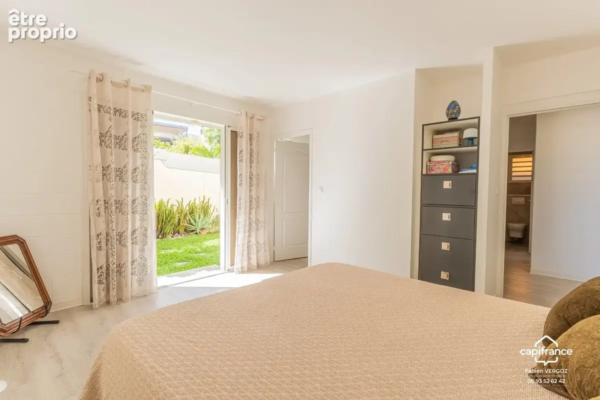 Saint-Gilles-les-Bains – Villa F7 rénovée avec piscine & spa - photo 8
