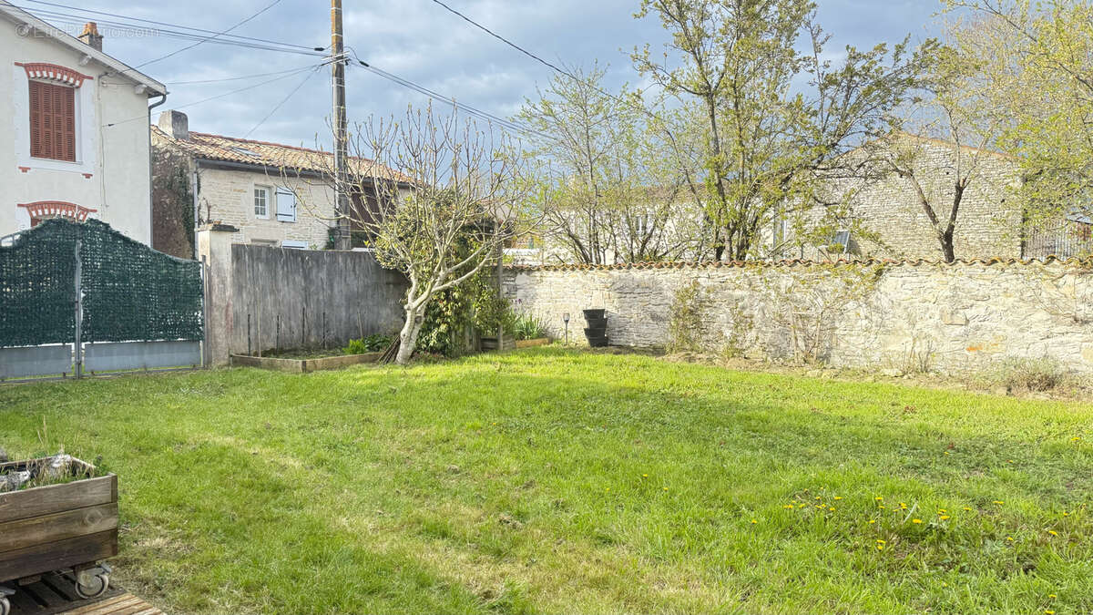Maison à SAINT-HILAIRE-LA-PALUD