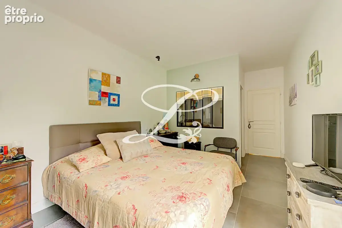 Maison Le Mesnil Le Roi  182 m2 - photo 5