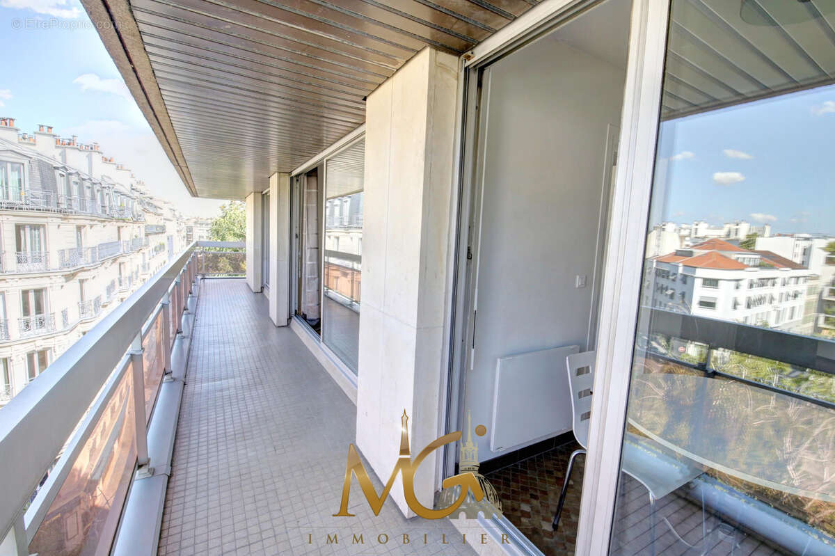 Appartement à PARIS-17E