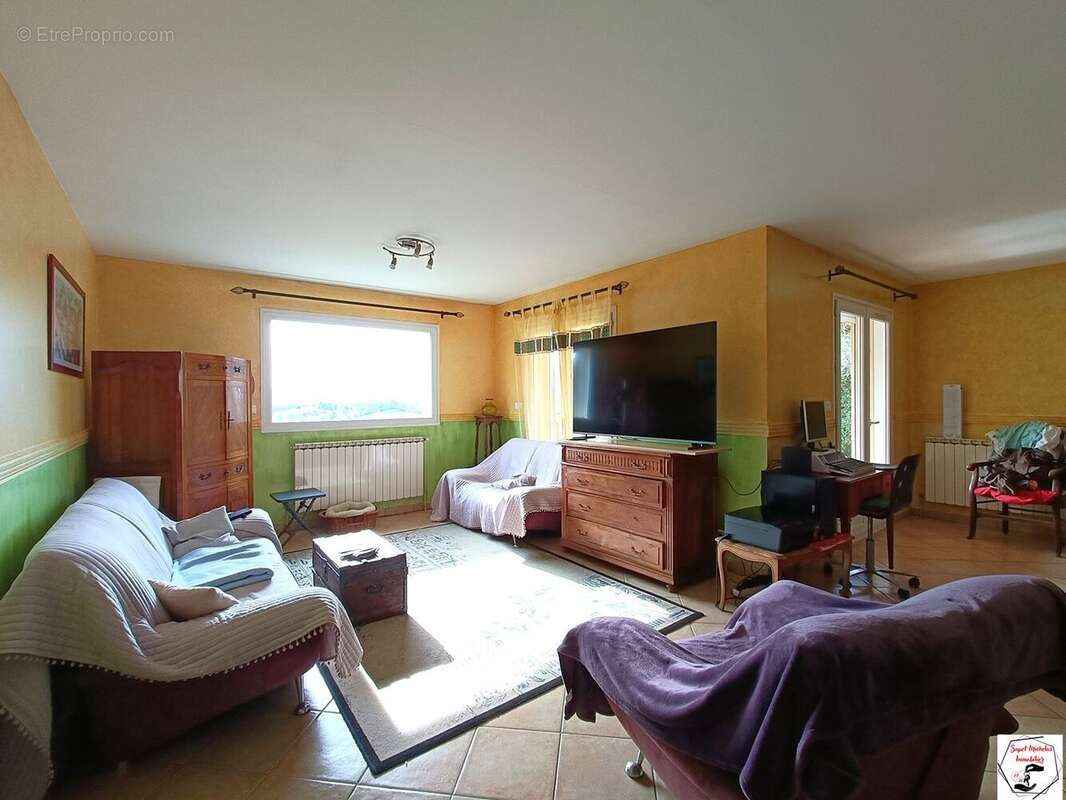 Maison à SAINT-JEAN-DE-MUZOLS